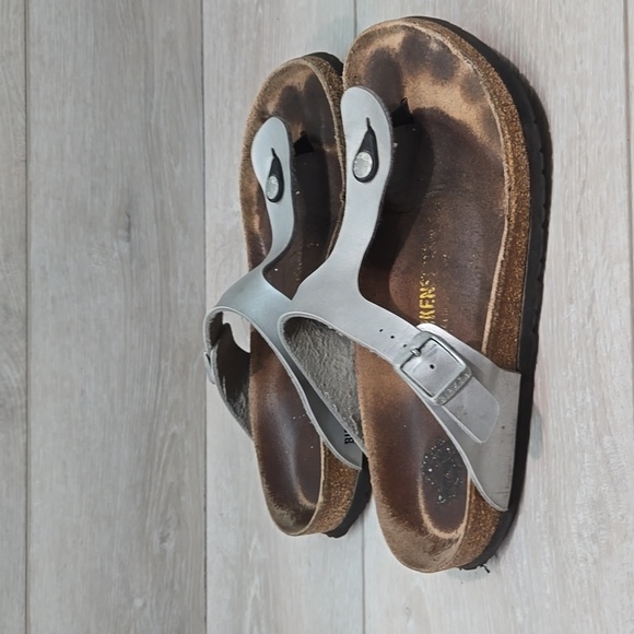 Birkenstock Women Gizeh T Strap Silver Buckle Sandals Slide Shoes Sz 40/9 Regula - Picture 2 of 15